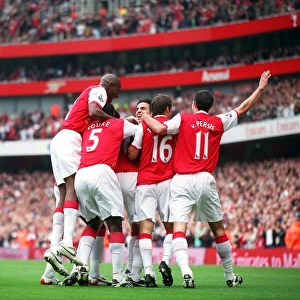 Arsenal's Unforgettable Victory: Senderos, Fabregas, and the Gunners Triumph over Sunderland (3:2), Barclays Premier League, 2007