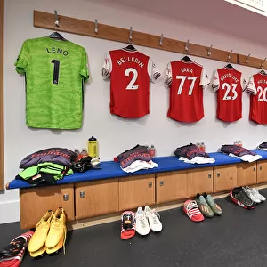 Arsenal's Unified Focus: Pre-Match Huddle Against Chelsea, Premier League 2019-2020