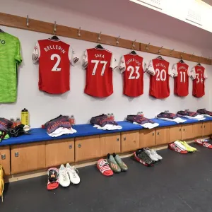 Arsenal's Unified Focus: Pre-Match Huddle Against Chelsea, Premier League 2019-2020