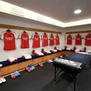 Arsenal's Unified Focus: Pre-Match Huddle Against Chelsea, Premier League 2023-24