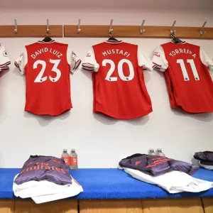 Arsenal's United Front: Pre-Match Huddle vs. Chelsea, Premier League 2019-20