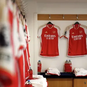 Arsenal's United Front: Pre-Match Huddle vs. Chelsea, Premier League 2023-24