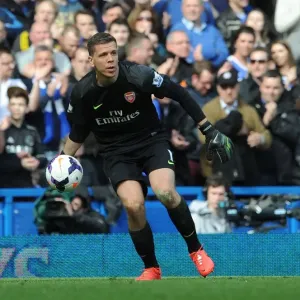 Arsenal's Unyielding Goalkeeper: Wojciech Szczesny at Stamford Bridge (Chelsea vs Arsenal 2013-14) Arsenal's Unyielding Goalkeeper: Wojciech Szczesny at Stamford Bridge (Chelsea vs Arsenal 2013-14)