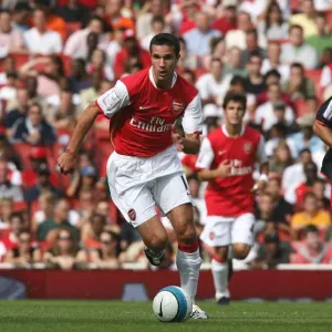 Le but de Van Persie d'Arsenal contre son ancien club PSG dans le match du trophée emiratique Le but de Van Persie d'Arsenal contre son ancien club PSG dans le match du trophée emiratique