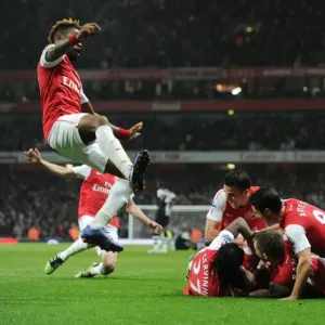 Arsenal's Vermaelen Scores, Celebrates with Team against Newcastle United (2011-12) Arsenal's Vermaelen Scores, Celebrates with Team against Newcastle United (2011-12)