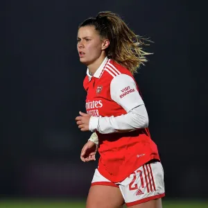 Arsenal's Victoria Pelova in Action: Arsenal Women vs Liverpool Women, FA Women's Super League Clash (2022-23)