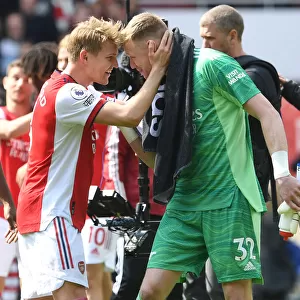 Arsenal's Victory: Ramsdale and Odegaard Celebrate Over Manchester United