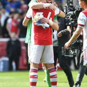 Arsenal's Victory: Ramsdale and Xhaka Celebrate Over Manchester United Arsenal's Victory: Ramsdale and Xhaka Celebrate Over Manchester United