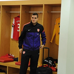 Arsenal's Vito Mannone Prepares for Arsenal v Fulham in the Premier League, 2012-13