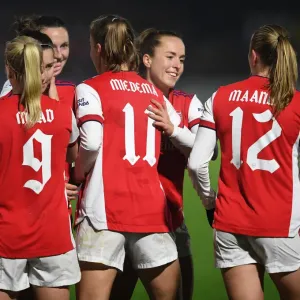 Arsenal's Vivianne Miedema Scores Hat-Trick in Champions League Victory over HB Koge Arsenal's Vivianne Miedema Scores Hat-Trick in Champions League Victory over HB Koge