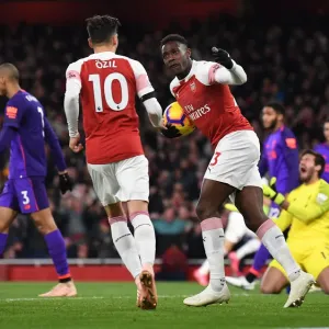 Arsenal's Winning Moment: Welbeck and Ozil Celebrate Goal vs. Liverpool (2018-19) Arsenal's Winning Moment: Welbeck and Ozil Celebrate Goal vs. Liverpool (2018-19)