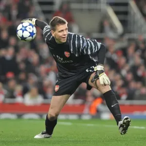 Arsenal's Wojciech Szczesny Shocks Barcelona in UEFA Champions League: Arsenal 2 - 1 Arsenal's Wojciech Szczesny Shocks Barcelona in UEFA Champions League: Arsenal 2 - 1