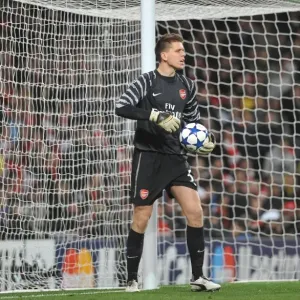 Arsenal's Wojciech Szczesny Stuns Barcelona in Champions League: Arsenal 2 - 1 Arsenal's Wojciech Szczesny Stuns Barcelona in Champions League: Arsenal 2 - 1