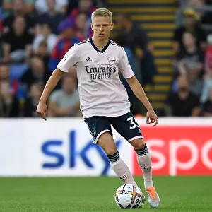 Arsenal's Zinchenko in Action: Battle against Crystal Palace in 2022-23 Premier League