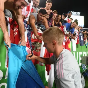 Arsenal's Zinchenko Mingles with Fans, Signs Autographs after Arsenal v Chelsea Florida Cup Match