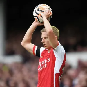 Arsenal's Zinchenko Readies Throw-In at Goodison Park: Everton vs Arsenal, Premier League 2023-24 Arsenal's Zinchenko Readies Throw-In at Goodison Park: Everton vs Arsenal, Premier League 2023-24