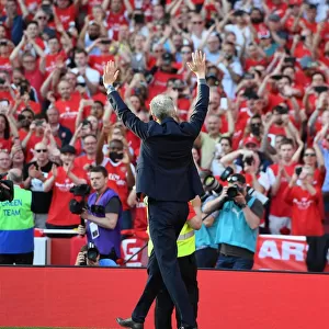 Arsene Wave: Arsene Wenger Bids Farewell to Arsenal Fans vs Burnley (2017-18)