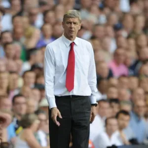 Arsene Wenger and the 2:1 Battle: Tottenham Hotspur vs. Arsenal, Premier League (2011-12) Arsene Wenger and the 2:1 Battle: Tottenham Hotspur vs. Arsenal, Premier League (2011-12)