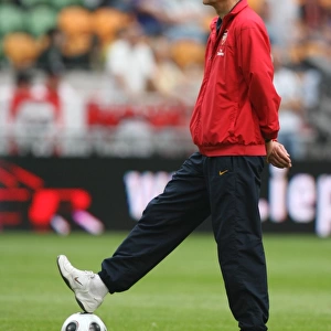 Arsene Wenger at the Amsterdam Tournament: Arsenal vs Seville (1:1)