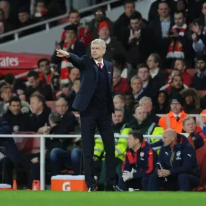 Arsene Wenger and Arsenal Face Manchester City in Premier League 2015-16 Arsene Wenger and Arsenal Face Manchester City in Premier League 2015-16