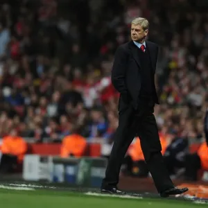 Arsene Wenger and Arsenal Face Off Against Napoli in Champions League Showdown (2013-14) Arsene Wenger and Arsenal Face Off Against Napoli in Champions League Showdown (2013-14)