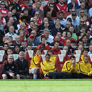 Arsene Wenger the Arsenal Manager on the bench. Arsenal 1: 0 Manchester United