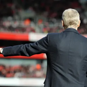 Arsene Wenger: Arsenal Manager in Defeat to Newcastle United (0:1), 2010 Arsene Wenger: Arsenal Manager in Defeat to Newcastle United (0:1), 2010