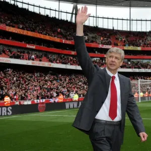 Arsene Wenger the Arsenal Manager during the lap to thank the fans for their support
