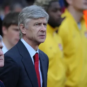 Arsene Wenger the Arsenal Manager during the minutes silence in honour of Arsenal Director Danny Fiszman who pasted away during the week. Arsenal 1: 1 Liverpool. Barclays Premier League. Emirates Stadium, 17 / 4 / 11. Credit : Arsenal Football Club /