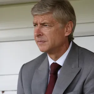 Arsene Wenger: The Boss at Work - Barnet 2-2 Arsenal (Pre-Season Friendly, 2009) Arsene Wenger: The Boss at Work - Barnet 2-2 Arsenal (Pre-Season Friendly, 2009)