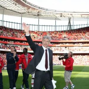 Arsene Wenger Celebrates Arsenal's Victory over Stoke City: 4-1