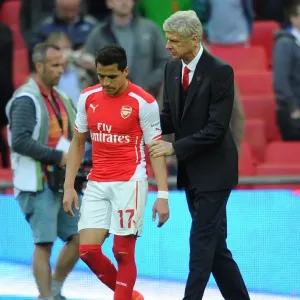 Arsene Wenger Coaching Alexis Sanchez during Arsenal's FA Cup Semi-Final Clash with Reading (2015)