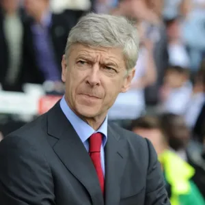 Arsene Wenger at Craven Cottage: A 2-2 Draw in Arsenal's 2010-11 Premier League Season