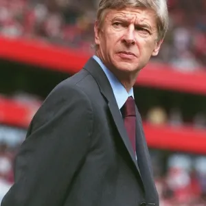 Arsene Wenger: Focused Before Arsenal's 3:2 Victory Over Sunderland, Barclays Premier League, Emirates Stadium, 2007