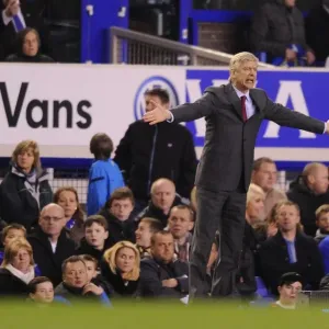 Arsene Wenger at Goodison Park: Everton vs Arsenal, Premier League 2011-12