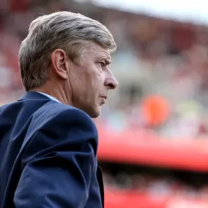 Arsene Wenger Guides Arsenal to a 2:1 Victory over Inter Milan at Emirates Cup, 2007 Arsene Wenger Guides Arsenal to a 2:1 Victory over Inter Milan at Emirates Cup, 2007