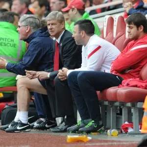 Arsene Wenger at the Helm: Arsenal vs Sunderland, Premier League 2011-12