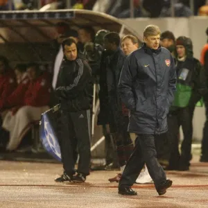 Arsene Wenger at the Helm: Arsenal's 0-0 Stalemate Against Slavia Prague in the 2007-08 UEFA Champions League