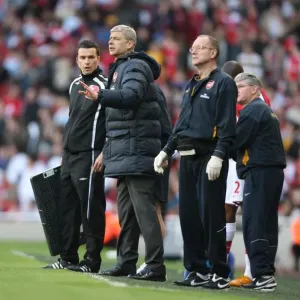 Arsene Wenger and Ian Beasley: Celebrating Arsenal's 3:1 Victory over Everton, Barclays Premier League, Emirates Stadium, 2008