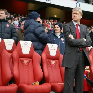 Arsene Wenger and the Intense Rivalry: Arsenal 2-2 Everton, Premier League Clash at Emirates Stadium, January 9, 2010