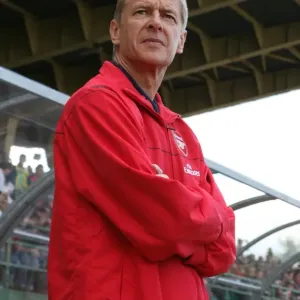 Arsene Wenger Leading Arsenal: 2008 Battle Against Szombathely Arsene Wenger Leading Arsenal: 2008 Battle Against Szombathely