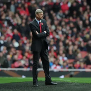 Arsene Wenger Leading Arsenal Against Fulham in the Premier League, 2012