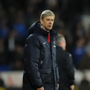 Arsene Wenger Leads Arsenal in 2013-14 Premier League Match against Cardiff City