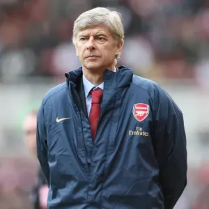 Arsene Wenger Leads Arsenal to a 2:1 Victory over Middlesbrough in the Barclays Premier League