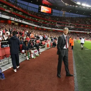 Arsene Wenger Leads Arsenal to 4:0 Victory over FC Twente in Champions League