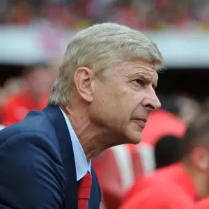 Arsene Wenger Leads Arsenal to a 5-1 Victory over Benfica in The Emirates Cup Arsene Wenger Leads Arsenal to a 5-1 Victory over Benfica in The Emirates Cup