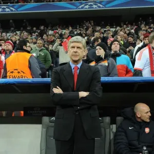 Arsene Wenger Leads Arsenal Against Bayern Munchen in Champions League Showdown (2012-13)