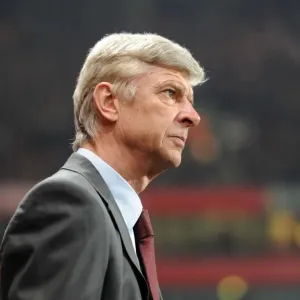 Arsene Wenger Leads Arsenal Against Bayern Munchen in UEFA Champions League