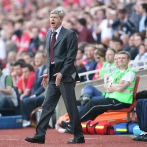 Arsene Wenger Leads Arsenal to FA Premiership Victory over Bolton Wanderers (2-1), 2007