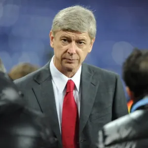 Arsene Wenger Leads Arsenal Against FC Porto in UEFA Champions League: 1st Leg, 2010